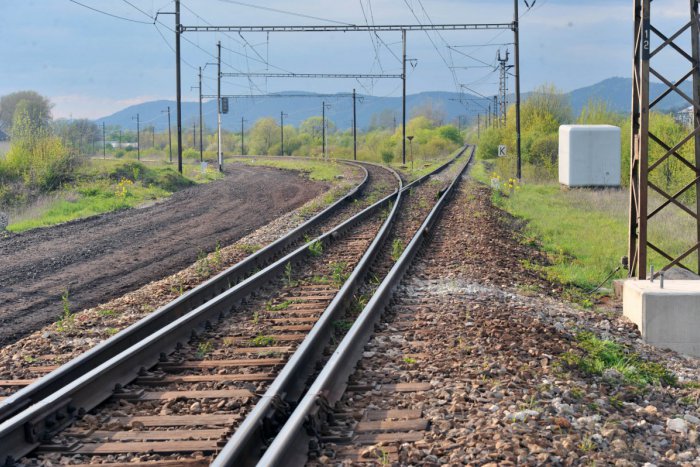 Ilustračný obrázok k článku Tragédia na železnici: Júliusa (†35) zrazil osobný vlak, neprežil to