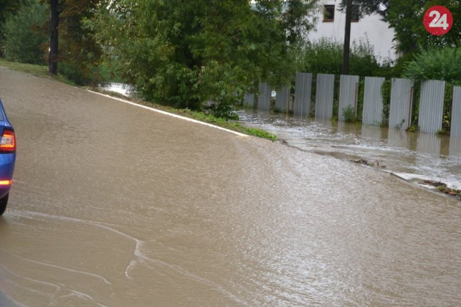 Ilustračný obrázok k článku Obce v okrese Humenné odstraňujú následky povodní, pomáhajú hasiči aj vodohospodári